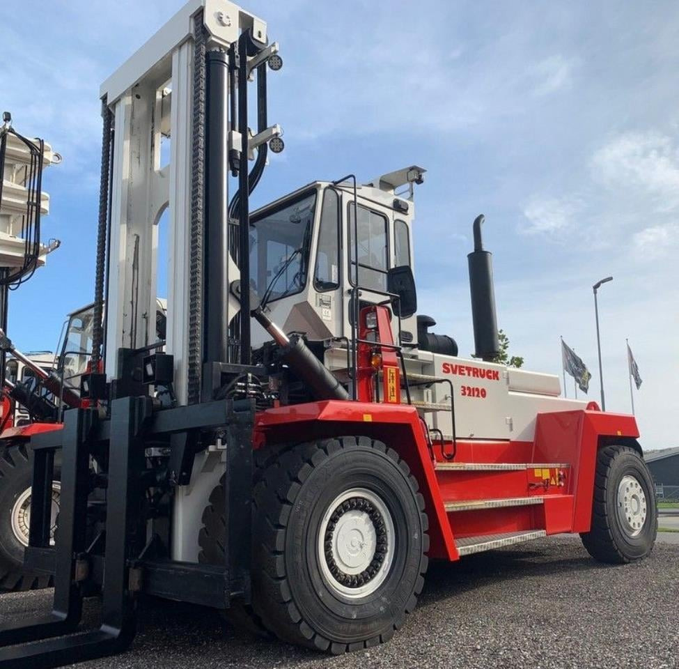 SveTruck 32120-50 - Дизельний навантажувач: фото 2 SveTruck 32120-50 - Дизельний навантажувач: фото 2