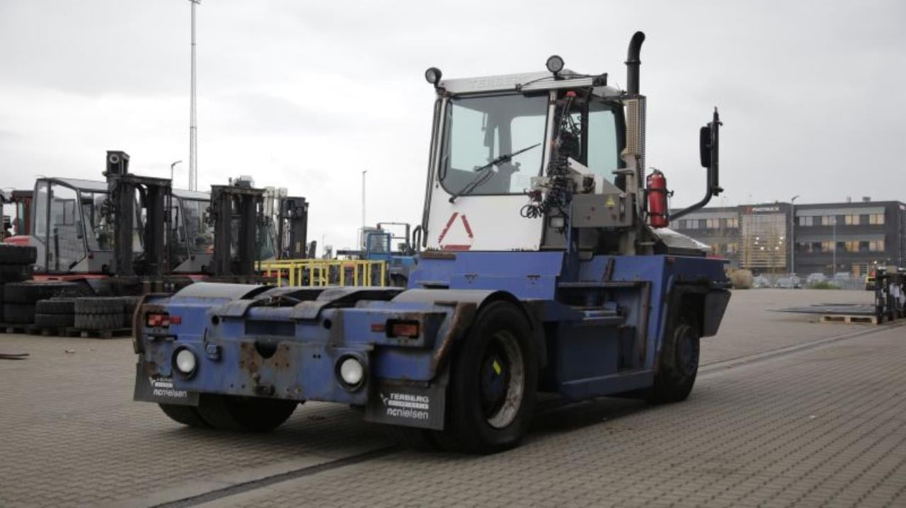 Terberg RT222 - Термінальний трактор: фото 3 Terberg RT222 - Термінальний трактор: фото 3