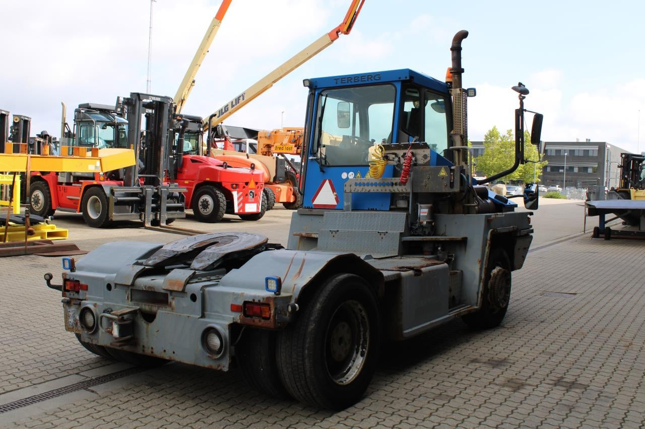 Terberg RT222 - Термінальний трактор: фото 3 Terberg RT222 - Термінальний трактор: фото 3