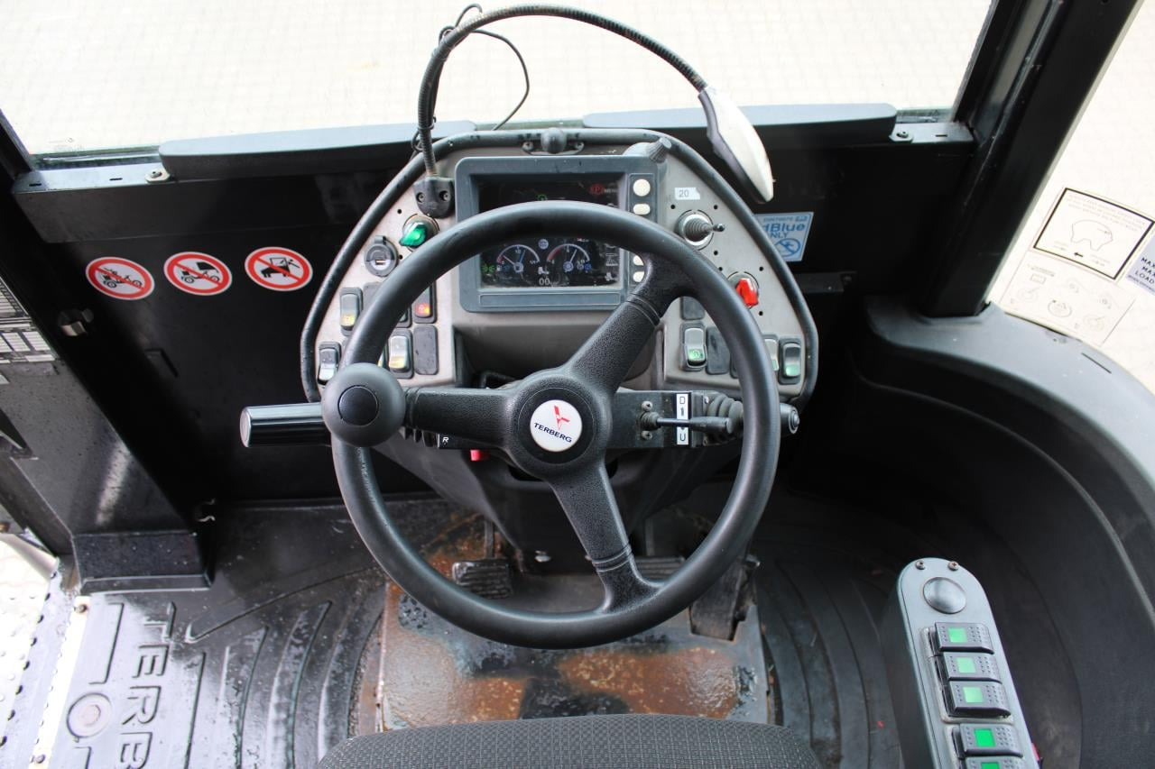 Terberg TT223 - Термінальний трактор: фото 4 Terberg TT223 - Термінальний трактор: фото 4