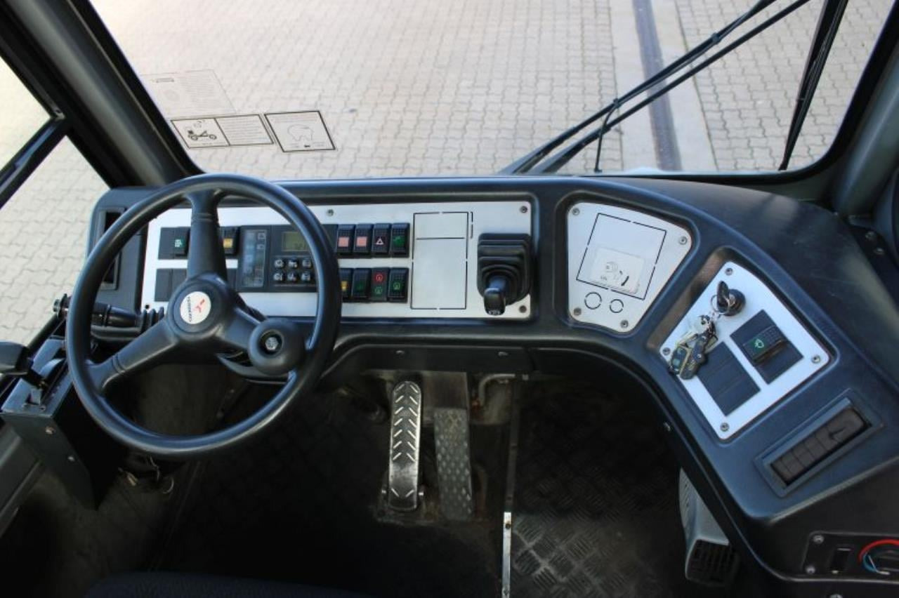 Terberg YT182 - Термінальний трактор: фото 4 Terberg YT182 - Термінальний трактор: фото 4