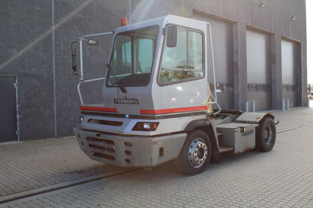 Terberg YT182 - Термінальний трактор: фото 2 Terberg YT182 - Термінальний трактор: фото 2
