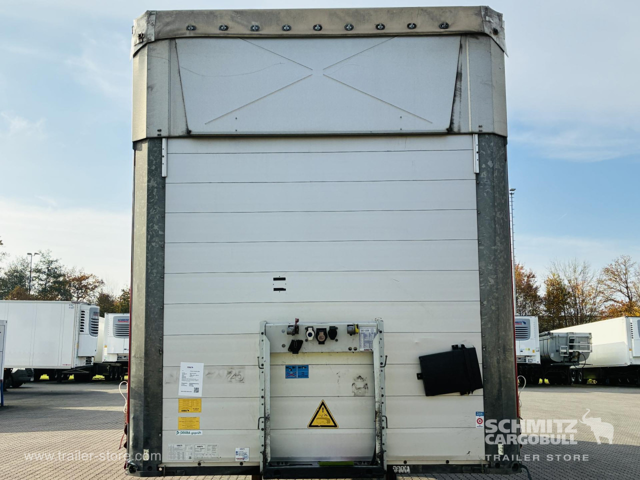 SCHMITZ Auflieger Curtainsider Mega - Тентований напівпричіп: фото 3 SCHMITZ Auflieger Curtainsider Mega - Тентований напівпричіп: фото 3