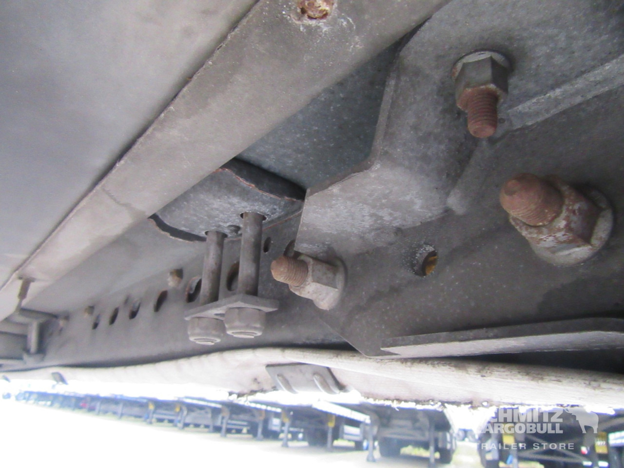 SCHMITZ Auflieger Curtainsider Standard - Тентований напівпричіп: фото 4 SCHMITZ Auflieger Curtainsider Standard - Тентований напівпричіп: фото 4