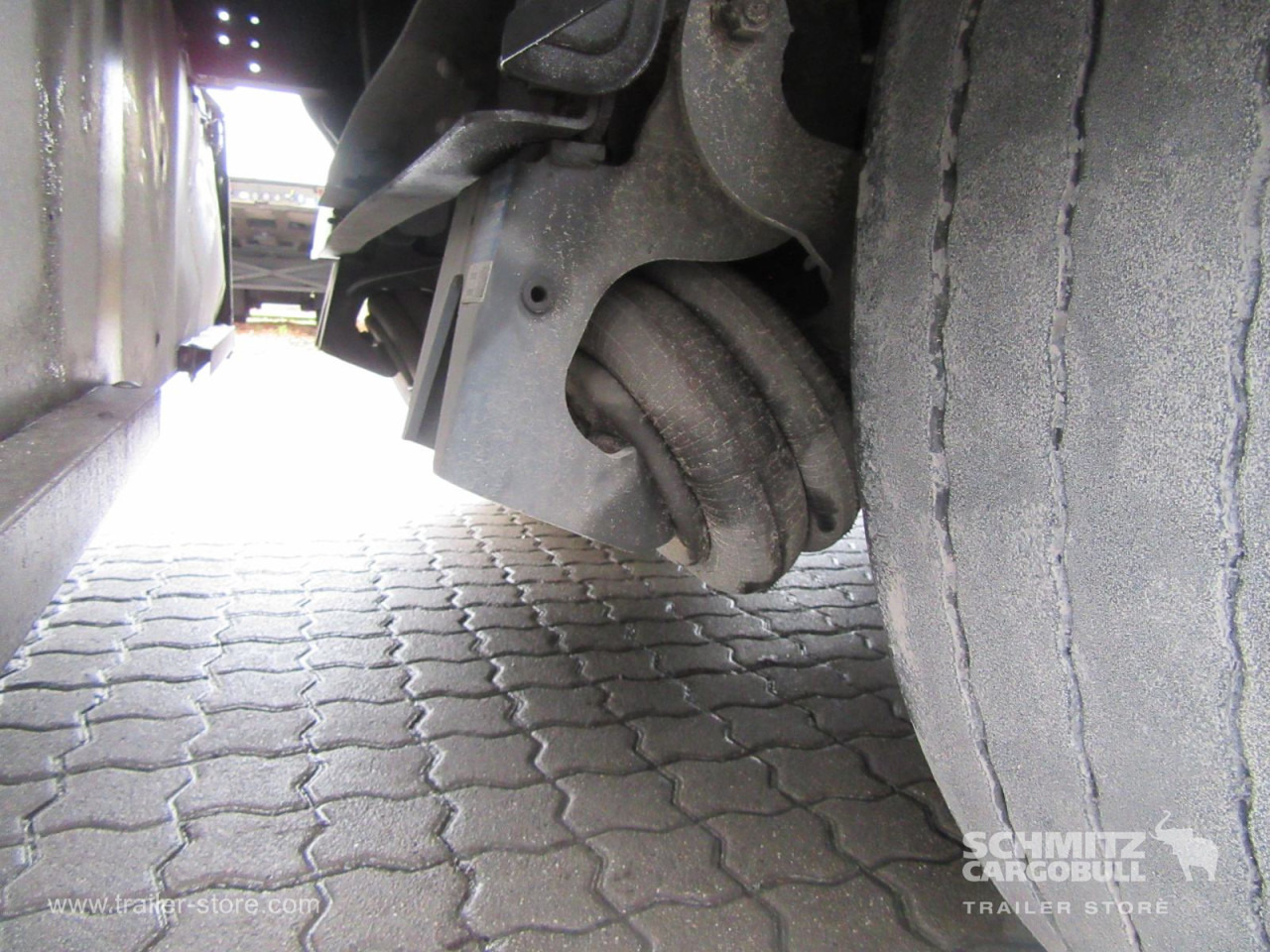 SCHMITZ Auflieger Curtainsider Standard - Тентований напівпричіп: фото 3 SCHMITZ Auflieger Curtainsider Standard - Тентований напівпричіп: фото 3