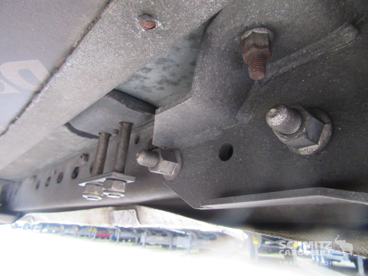 SCHMITZ Auflieger Curtainsider Standard - Тентований напівпричіп: фото 3 SCHMITZ Auflieger Curtainsider Standard - Тентований напівпричіп: фото 3