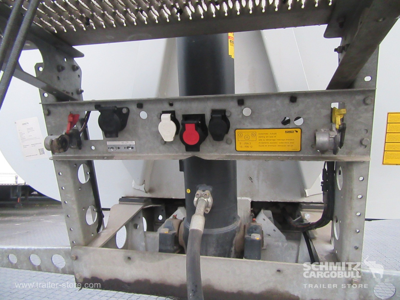 SCHMITZ Auflieger Kipper Stahlrundmulde Insulated Hollow - Самоскид напівпричіп: фото 3 SCHMITZ Auflieger Kipper Stahlrundmulde Insulated Hollow - Самоскид напівпричіп: фото 3