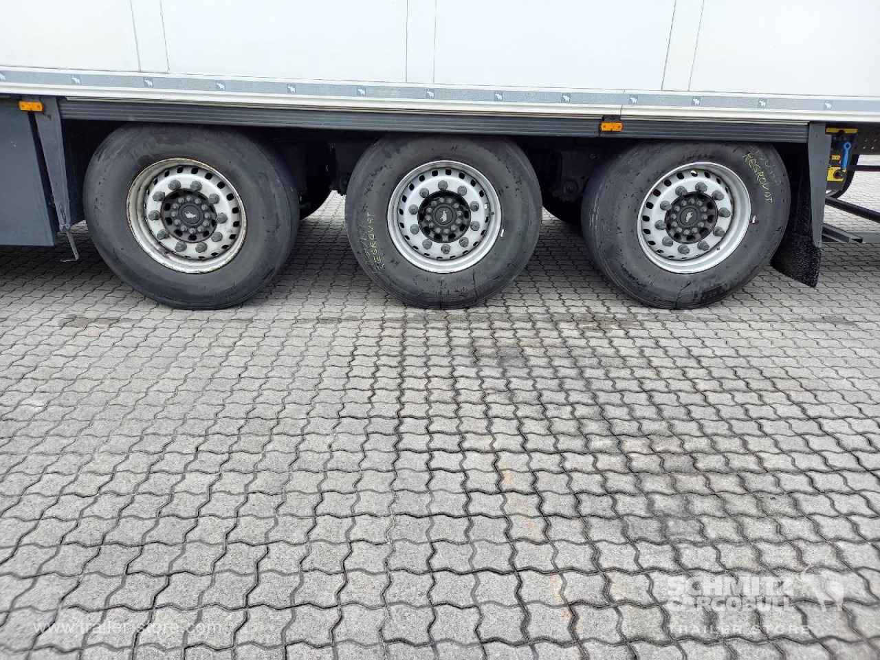 SCHMITZ Auflieger Tiefkühler Standard Double deck - Ізотермічний напівпричіп: фото 2 SCHMITZ Auflieger Tiefkühler Standard Double deck - Ізотермічний напівпричіп: фото 2