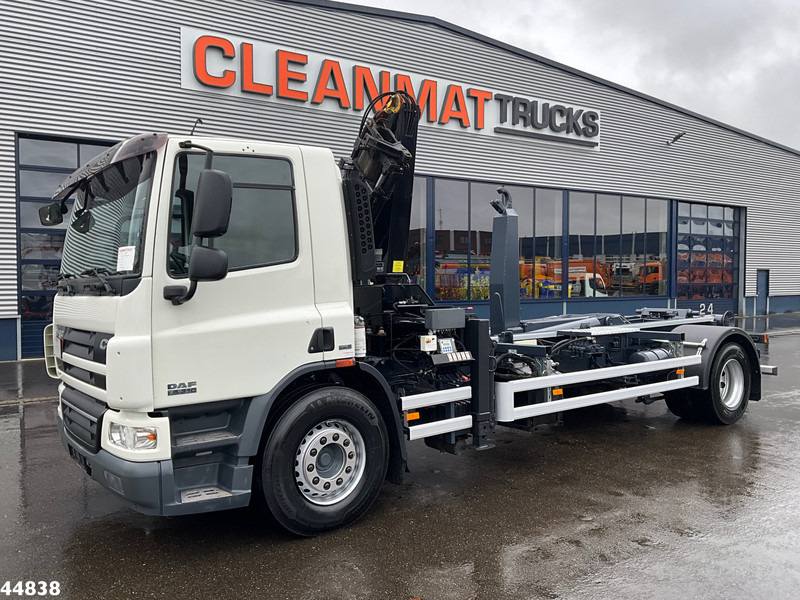 DAF FA 75 CF 250 MKG 14 Tonmeter laadkraan - Гаковий мультиліфт вантажівка, Вантажівка з маніпулятором: фото 2 DAF FA 75 CF 250 MKG 14 Tonmeter laadkraan - Гаковий мультиліфт вантажівка, Вантажівка з маніпулятором: фото 2
