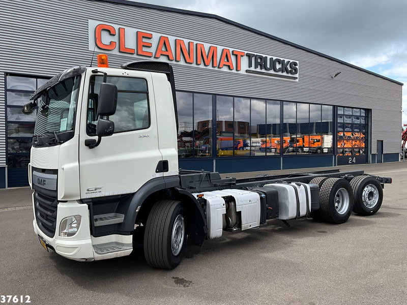 DAF FAN CF 330 Euro 6 Chassis cabine met kraanponton! Just 102.023 km! - Вантажівка шасі: фото 1 DAF FAN CF 330 Euro 6 Chassis cabine met kraanponton! Just 102.023 km! - Вантажівка шасі: фото 1
