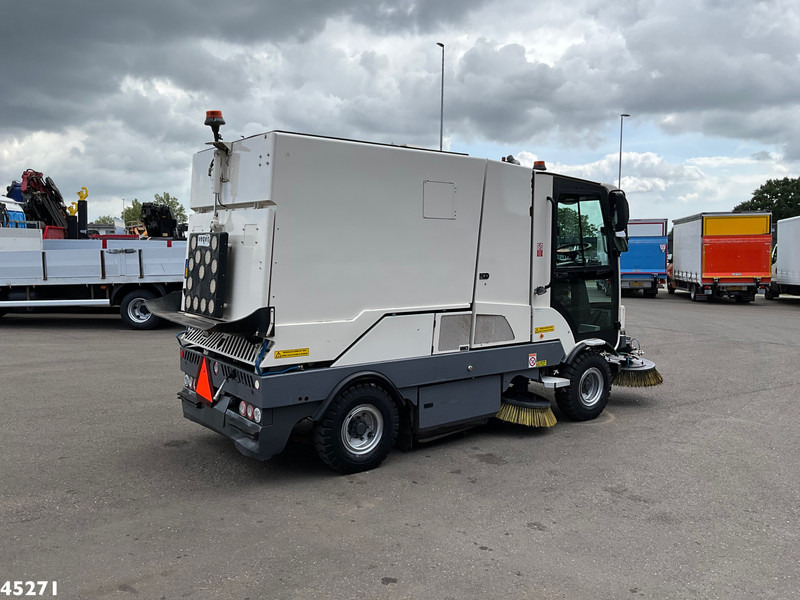 Dulevo 3000T Revolution Euro 6 with 3-rd brush - Підмітально-прибиральна машина: фото 5 Dulevo 3000T Revolution Euro 6 with 3-rd brush - Підмітально-прибиральна машина: фото 5