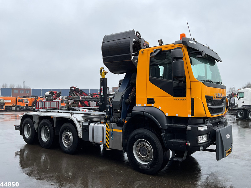Iveco Trakker AD380T41W 8x6 Euro 6 HMF 19 Tonmeter Z-kraan - Гаковий мультиліфт вантажівка, Вантажівка з маніпулятором: фото 5 Iveco Trakker AD380T41W 8x6 Euro 6 HMF 19 Tonmeter Z-kraan - Гаковий мультиліфт вантажівка, Вантажівка з маніпулятором: фото 5