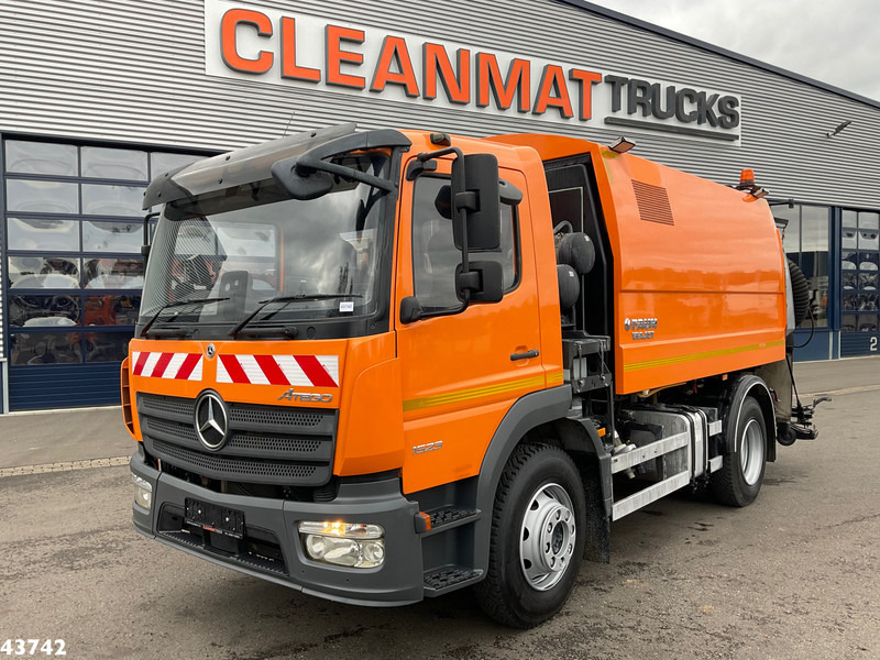Mercedes-Benz ATEGO 1523 Faun VIAJET 6 R/HS Wegdekreiniger Just 14.776 km! - Підмітально-прибиральна машина: фото 2 Mercedes-Benz ATEGO 1523 Faun VIAJET 6 R/HS Wegdekreiniger Just 14.776 km! - Підмітально-прибиральна машина: фото 2