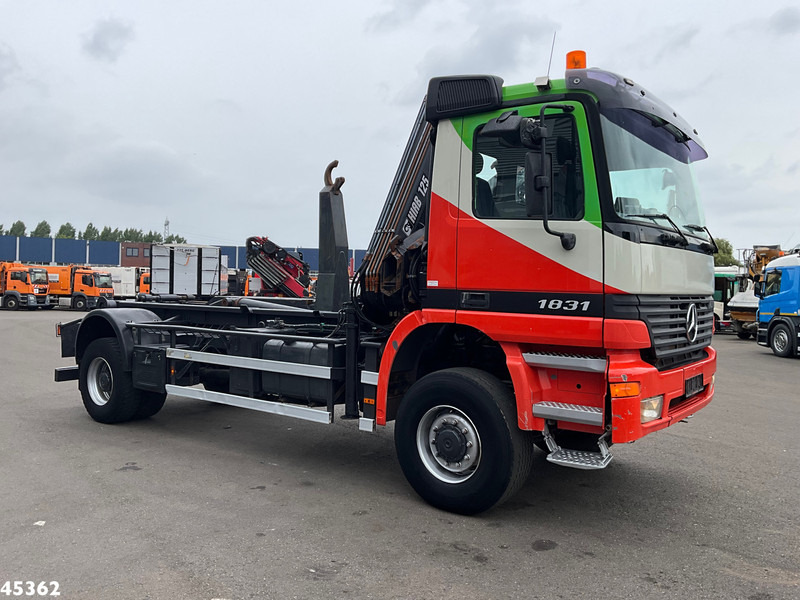 Mercedes-Benz Actros 1931 AK 4x4 Hiab 12 Tonmeter laadkraan - Гаковий мультиліфт вантажівка, Вантажівка з маніпулятором: фото 3 Mercedes-Benz Actros 1931 AK 4x4 Hiab 12 Tonmeter laadkraan - Гаковий мультиліфт вантажівка, Вантажівка з маніпулятором: фото 3