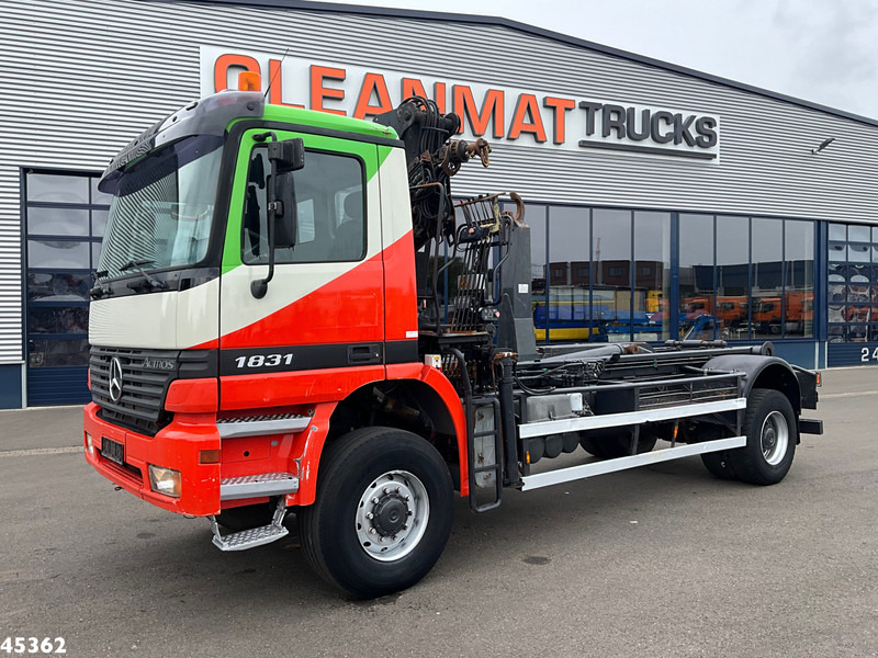 Mercedes-Benz Actros 1931 AK 4x4 Hiab 12 Tonmeter laadkraan - Гаковий мультиліфт вантажівка, Вантажівка з маніпулятором: фото 2 Mercedes-Benz Actros 1931 AK 4x4 Hiab 12 Tonmeter laadkraan - Гаковий мультиліфт вантажівка, Вантажівка з маніпулятором: фото 2