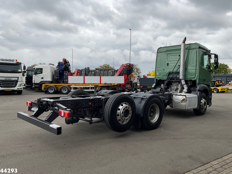 Mercedes-Benz Antos 2545 Euro 6 Chassis Cabine - Вантажівка шасі: фото 4 Mercedes-Benz Antos 2545 Euro 6 Chassis Cabine - Вантажівка шасі: фото 4