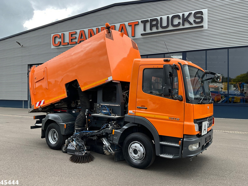 Mercedes-Benz Atego 1018 Brock Left and right sweeper Just 141.848 km! - Підмітально-прибиральна машина: фото 1 Mercedes-Benz Atego 1018 Brock Left and right sweeper Just 141.848 km! - Підмітально-прибиральна машина: фото 1