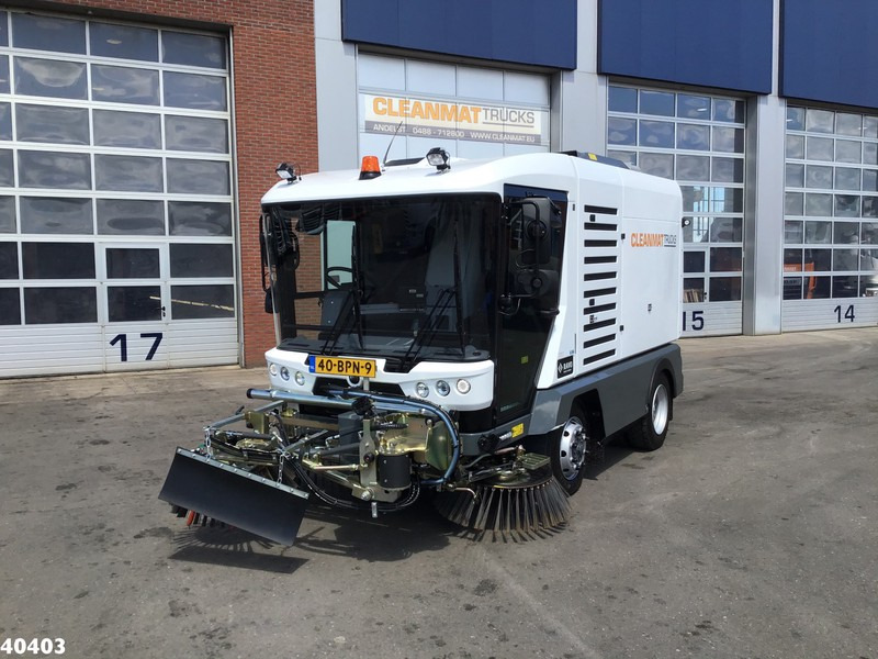 Ravo 5-SERIES 580 with 3-rd brush - Підмітально-прибиральна машина: фото 1 Ravo 5-SERIES 580 with 3-rd brush - Підмітально-прибиральна машина: фото 1