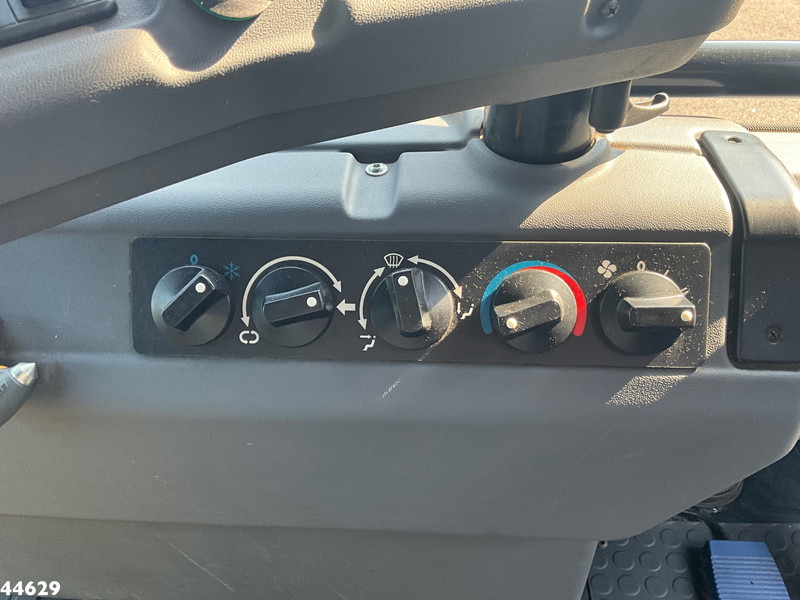 Підмітально-прибиральна машина Ravo 540 CD Euro 6 with 3-rd brush: фото 15 Підмітально-прибиральна машина Ravo 540 CD Euro 6 with 3-rd brush: фото 15