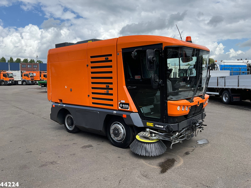 Ravo 540 Euro 6 - Підмітально-прибиральна машина: фото 3 Ravo 540 Euro 6 - Підмітально-прибиральна машина: фото 3