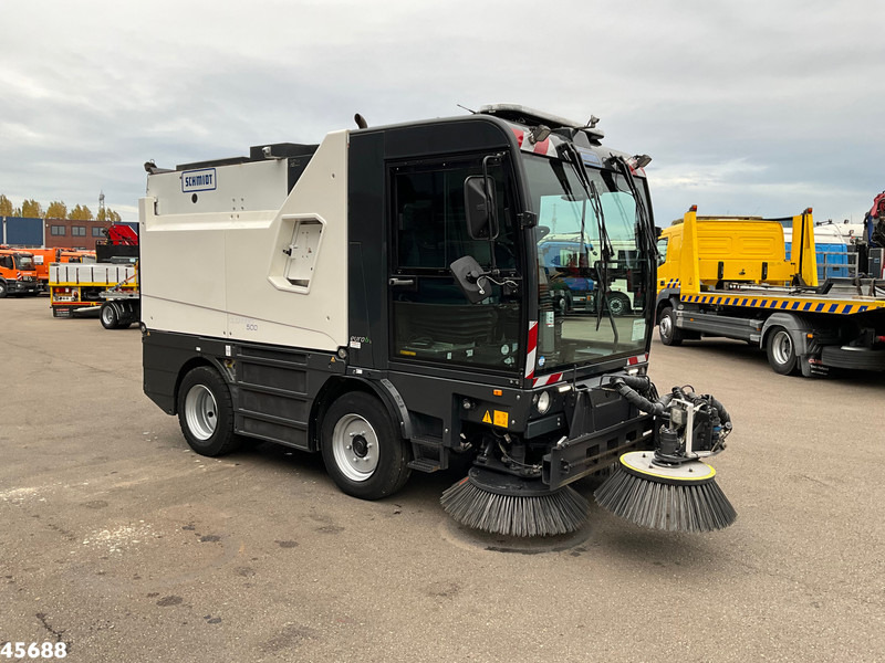 Schmidt Cleango Compact 500 Euro 6 with 3-rd brush Just 41.050 km! - Підмітально-прибиральна машина: фото 4 Schmidt Cleango Compact 500 Euro 6 with 3-rd brush Just 41.050 km! - Підмітально-прибиральна машина: фото 4