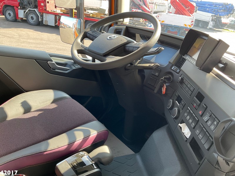Гаковий мультиліфт вантажівка, Вантажівка з маніпулятором Volvo FM 420 8x2 HMF 28 Tonmeter laadkraan: фото 12