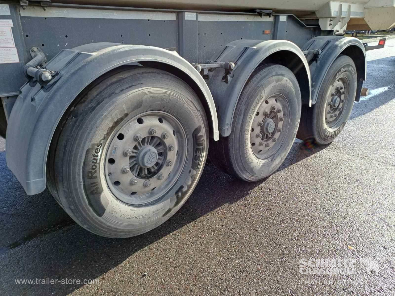 LANGENDORF Auflieger Kipper Stahlrundmulde 24m³ - Самоскид напівпричіп: фото 2 LANGENDORF Auflieger Kipper Stahlrundmulde 24m³ - Самоскид напівпричіп: фото 2