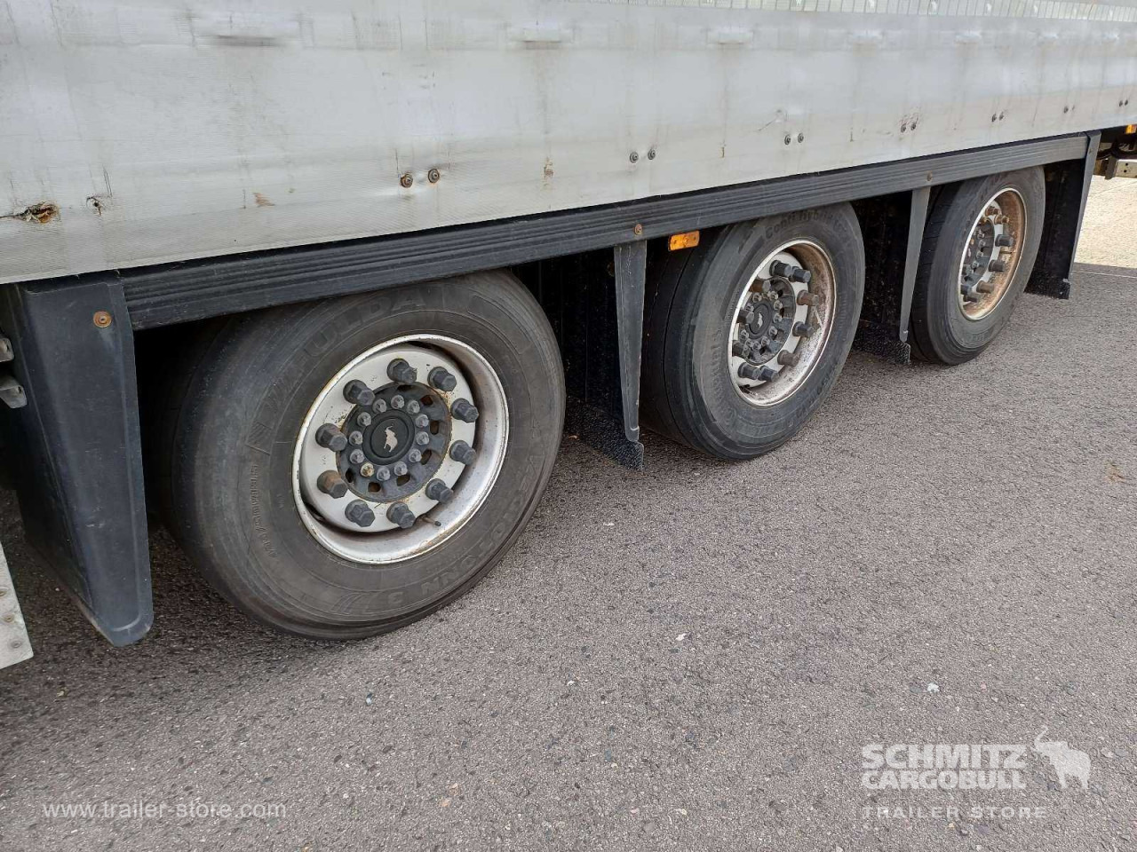 SCHMITZ Auflieger Curtainsider Mega - Тентований напівпричіп: фото 4 SCHMITZ Auflieger Curtainsider Mega - Тентований напівпричіп: фото 4