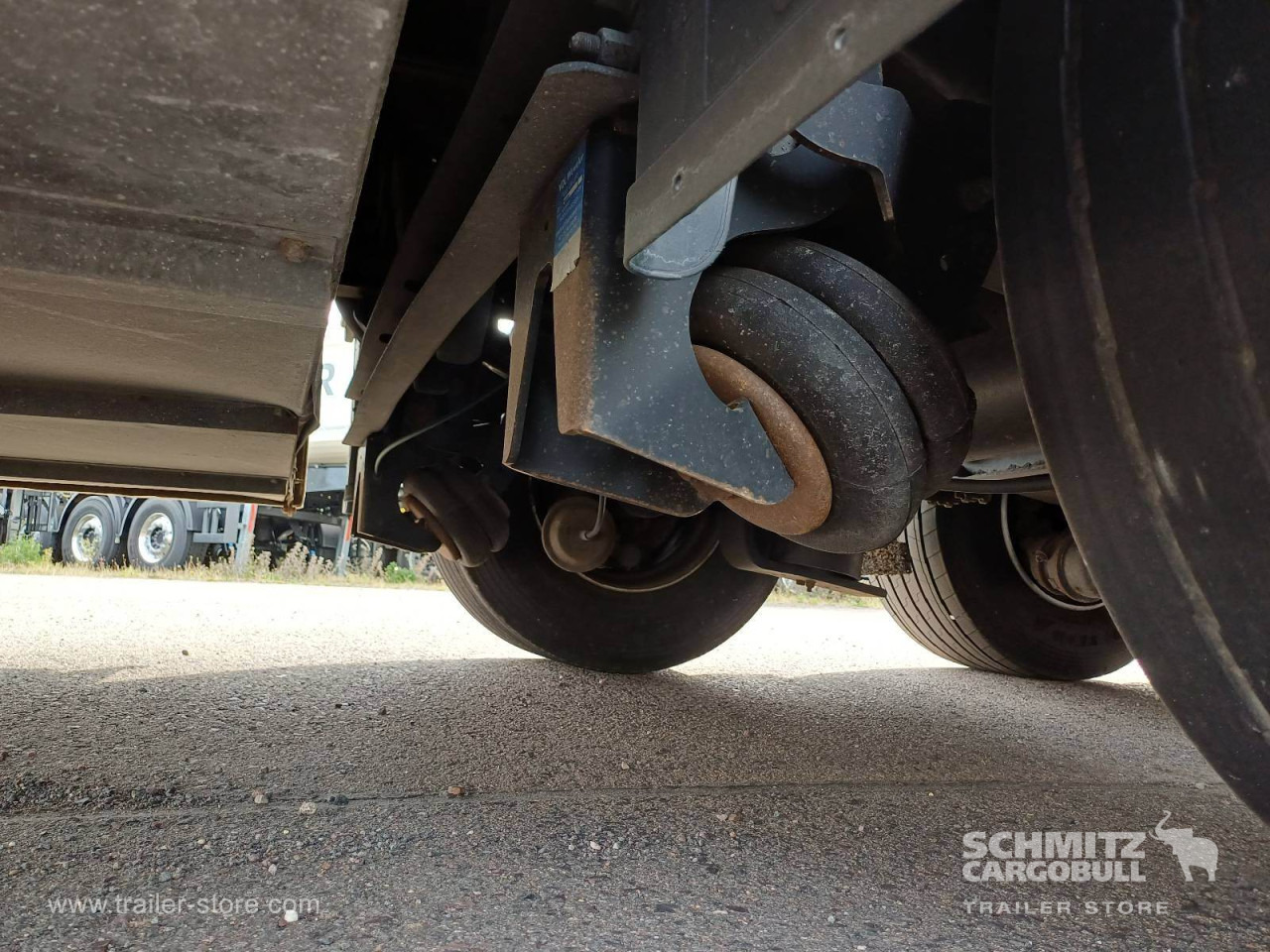 SCHMITZ Auflieger Curtainsider Mega - Тентований напівпричіп: фото 2 SCHMITZ Auflieger Curtainsider Mega - Тентований напівпричіп: фото 2