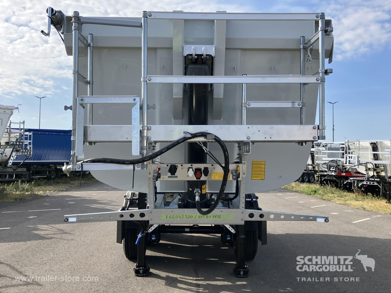 SCHMITZ Auflieger Kipper Stahlrundmulde 29m³ - Самоскид напівпричіп: фото 4 SCHMITZ Auflieger Kipper Stahlrundmulde 29m³ - Самоскид напівпричіп: фото 4