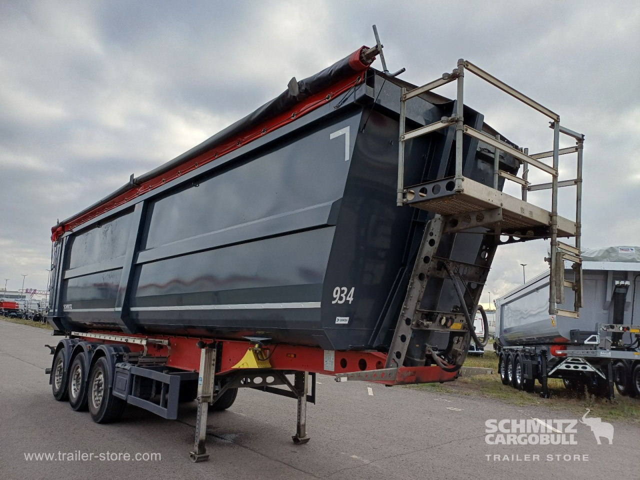 SCHMITZ Auflieger Kipper Stahlrundmulde 51m³ - Самоскид напівпричіп: фото 1 SCHMITZ Auflieger Kipper Stahlrundmulde 51m³ - Самоскид напівпричіп: фото 1
