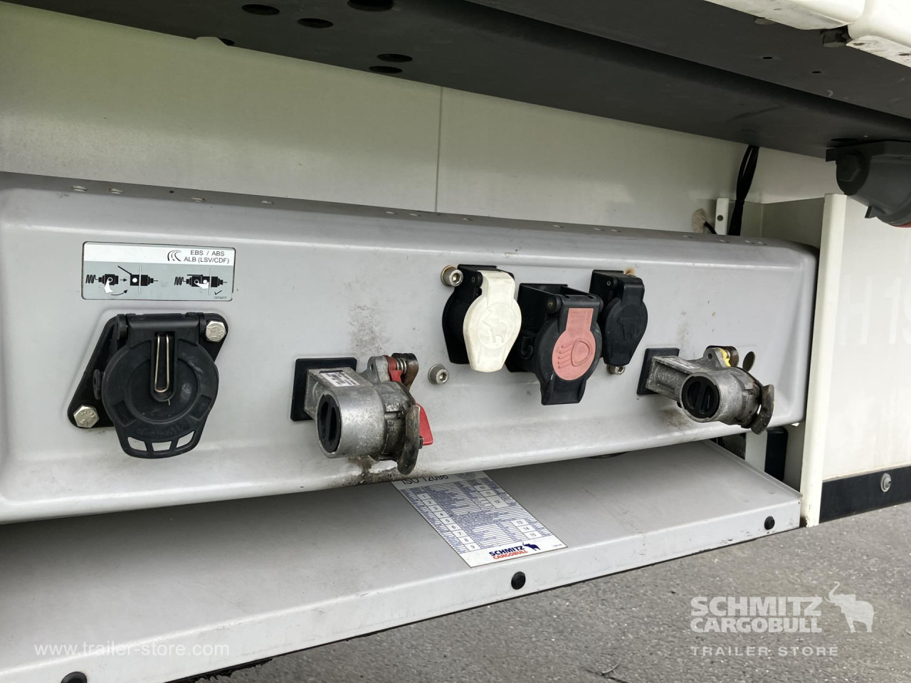 SCHMITZ Auflieger Tiefkühler Standard Double deck - Ізотермічний напівпричіп: фото 2 SCHMITZ Auflieger Tiefkühler Standard Double deck - Ізотермічний напівпричіп: фото 2