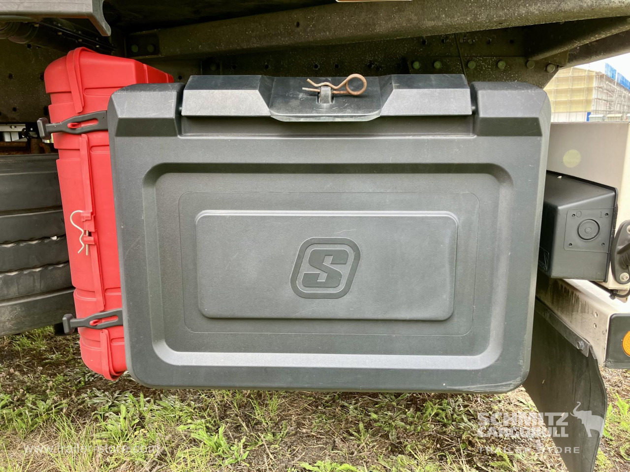 SCHMITZ Auflieger Tiefkühler Standard Double deck - Ізотермічний напівпричіп: фото 4 SCHMITZ Auflieger Tiefkühler Standard Double deck - Ізотермічний напівпричіп: фото 4