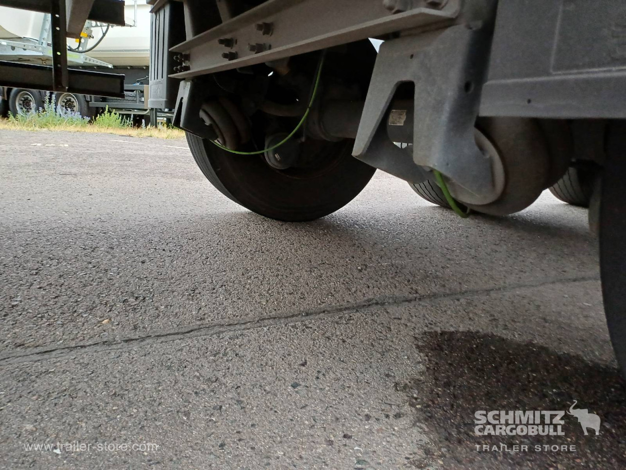 SCHMITZ Auflieger Trockenfrachtkoffer Standard - Закритий кузов напівпричіп: фото 4 SCHMITZ Auflieger Trockenfrachtkoffer Standard - Закритий кузов напівпричіп: фото 4