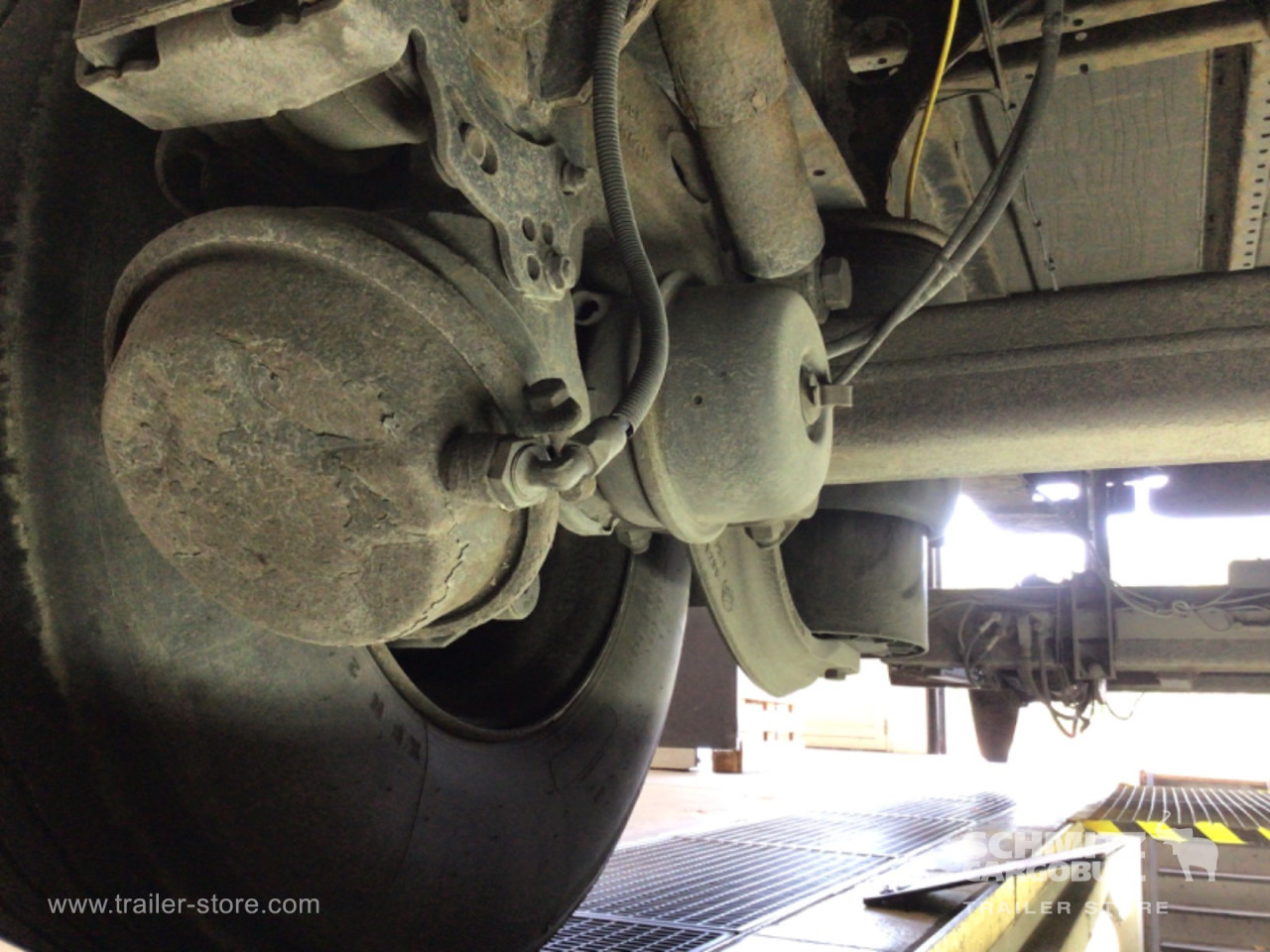 KRONE Platform Standard - Бортовий напівпричіп/ Платформа: фото 4 KRONE Platform Standard - Бортовий напівпричіп/ Платформа: фото 4