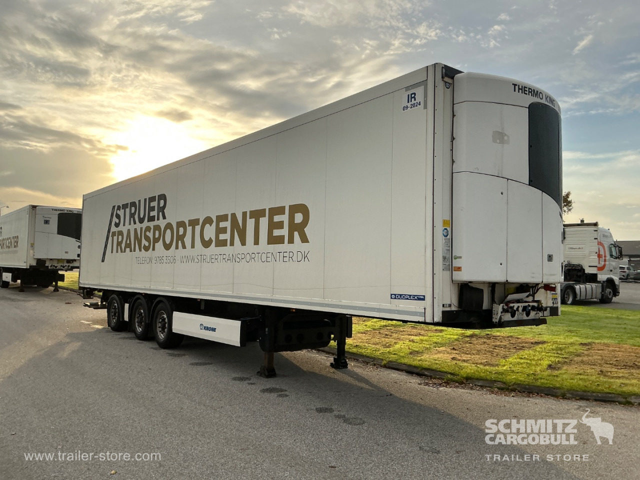 KRONE Reefer Standard Taillift - Ізотермічний напівпричіп: фото 1 KRONE Reefer Standard Taillift - Ізотермічний напівпричіп: фото 1