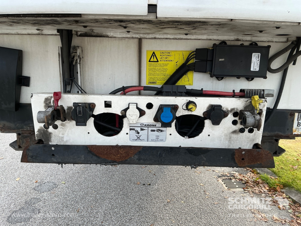 KRONE Reefer Standard Taillift - Ізотермічний напівпричіп: фото 4 KRONE Reefer Standard Taillift - Ізотермічний напівпричіп: фото 4