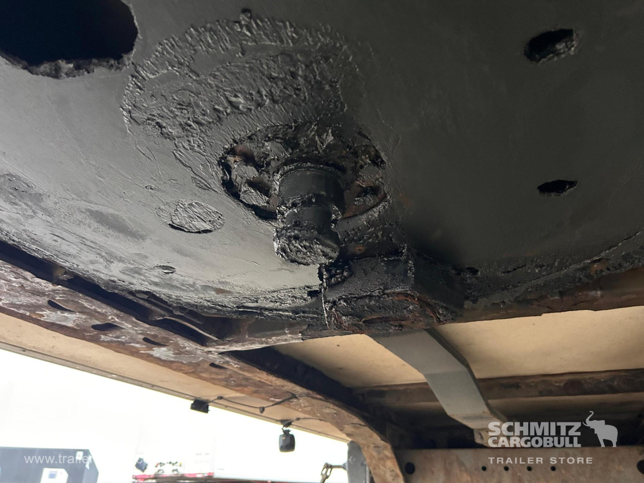 KRONE Reefer Standard Taillift - Ізотермічний напівпричіп: фото 4 KRONE Reefer Standard Taillift - Ізотермічний напівпричіп: фото 4