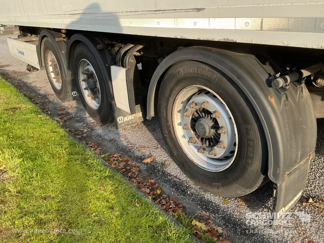 KRONE Reefer Standard Taillift - Ізотермічний напівпричіп: фото 5 KRONE Reefer Standard Taillift - Ізотермічний напівпричіп: фото 5