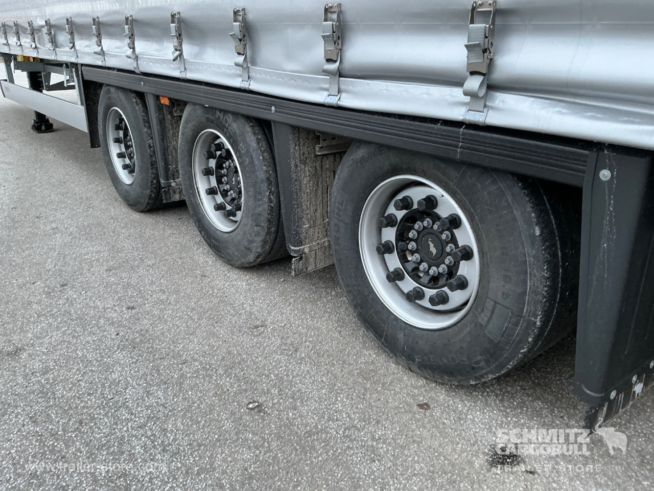 SCHMITZ Curtainsider Mega - Тентований напівпричіп: фото 3 SCHMITZ Curtainsider Mega - Тентований напівпричіп: фото 3