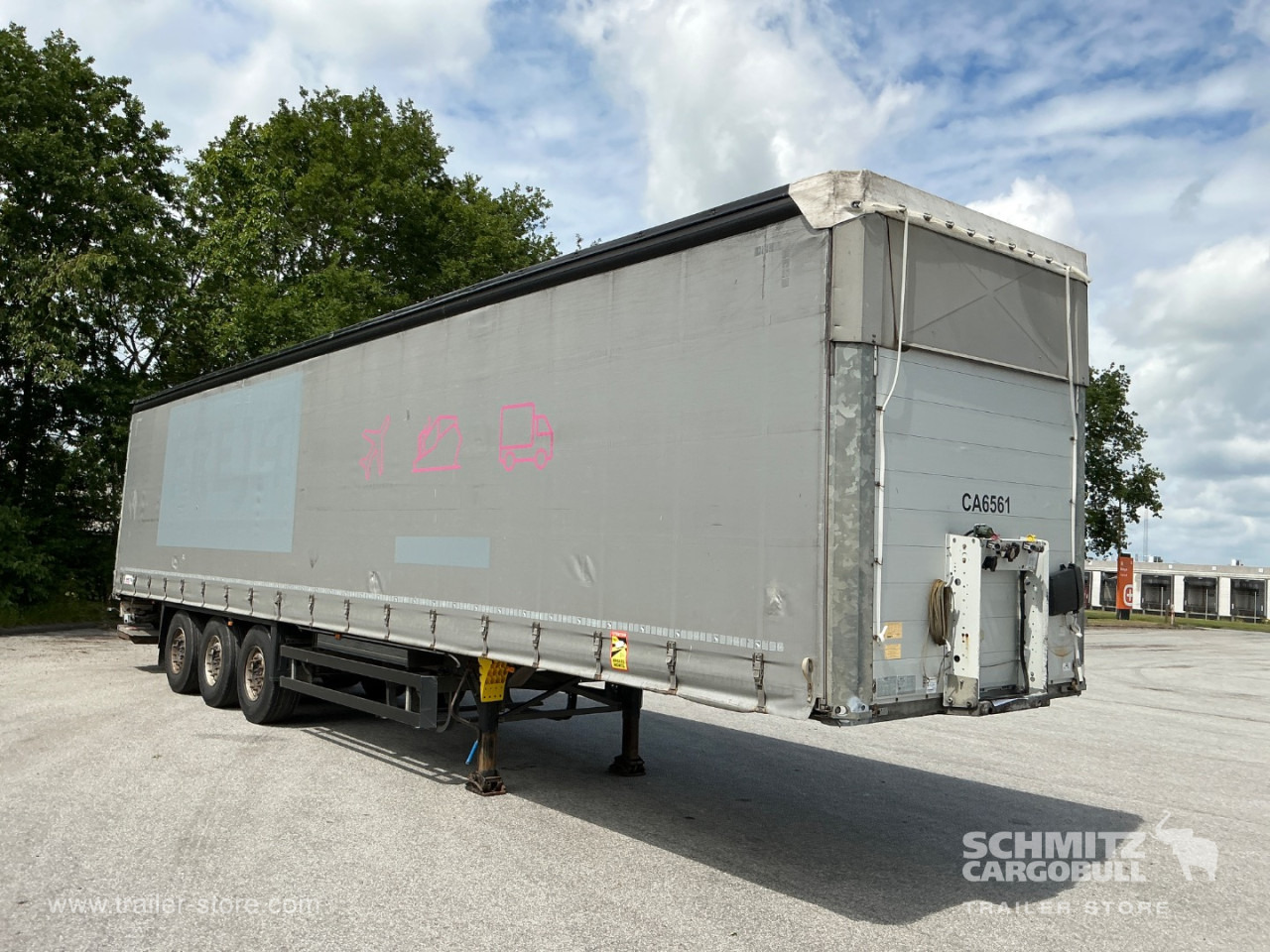 SCHMITZ Curtainsider Standard Taillift - Тентований напівпричіп: фото 1 SCHMITZ Curtainsider Standard Taillift - Тентований напівпричіп: фото 1
