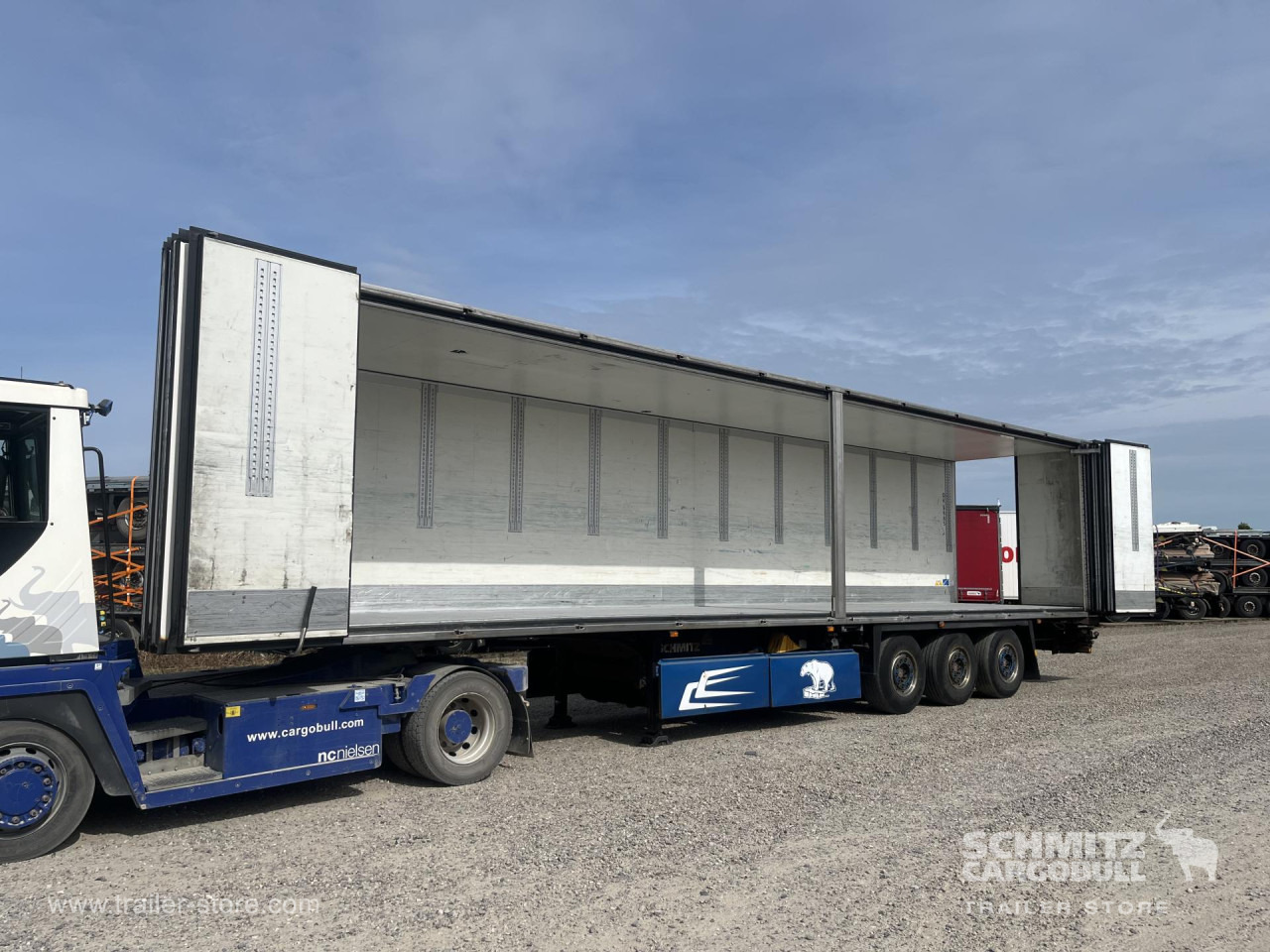 SCHMITZ Reefer Foldable wall Double deck - Ізотермічний напівпричіп: фото 3 SCHMITZ Reefer Foldable wall Double deck - Ізотермічний напівпричіп: фото 3