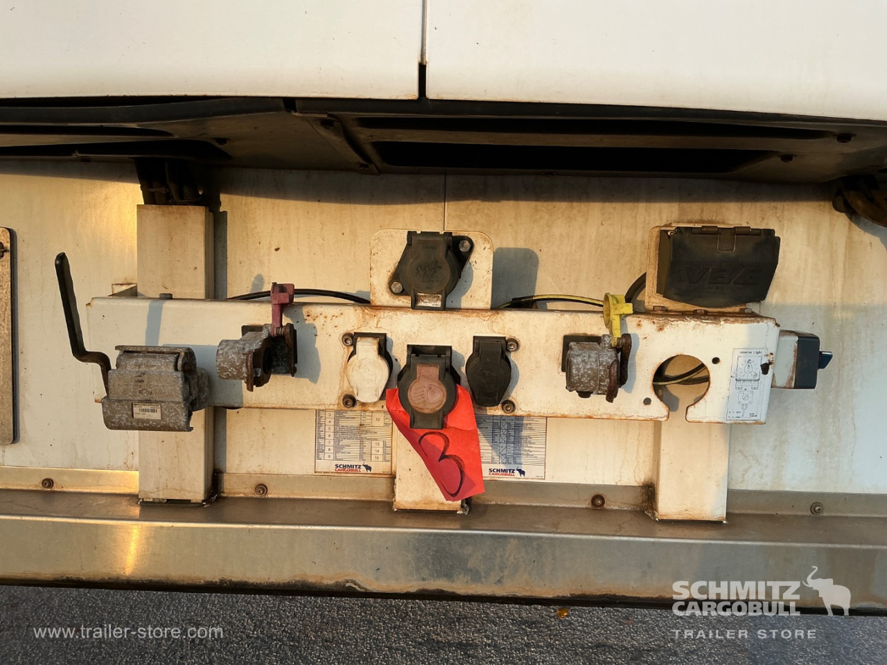 SCHMITZ Reefer Standard Double deck - Ізотермічний напівпричіп: фото 4 SCHMITZ Reefer Standard Double deck - Ізотермічний напівпричіп: фото 4