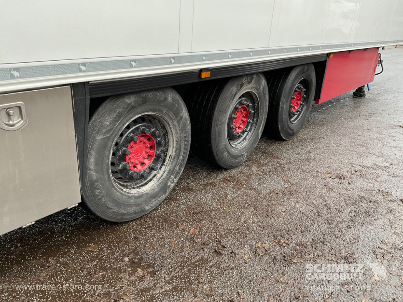 SCHMITZ Reefer Standard Taillift - Ізотермічний напівпричіп: фото 3 SCHMITZ Reefer Standard Taillift - Ізотермічний напівпричіп: фото 3