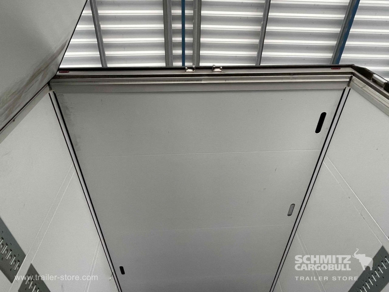 SCHMITZ Semiremolque Frigo Standard - Ізотермічний напівпричіп: фото 3 SCHMITZ Semiremolque Frigo Standard - Ізотермічний напівпричіп: фото 3