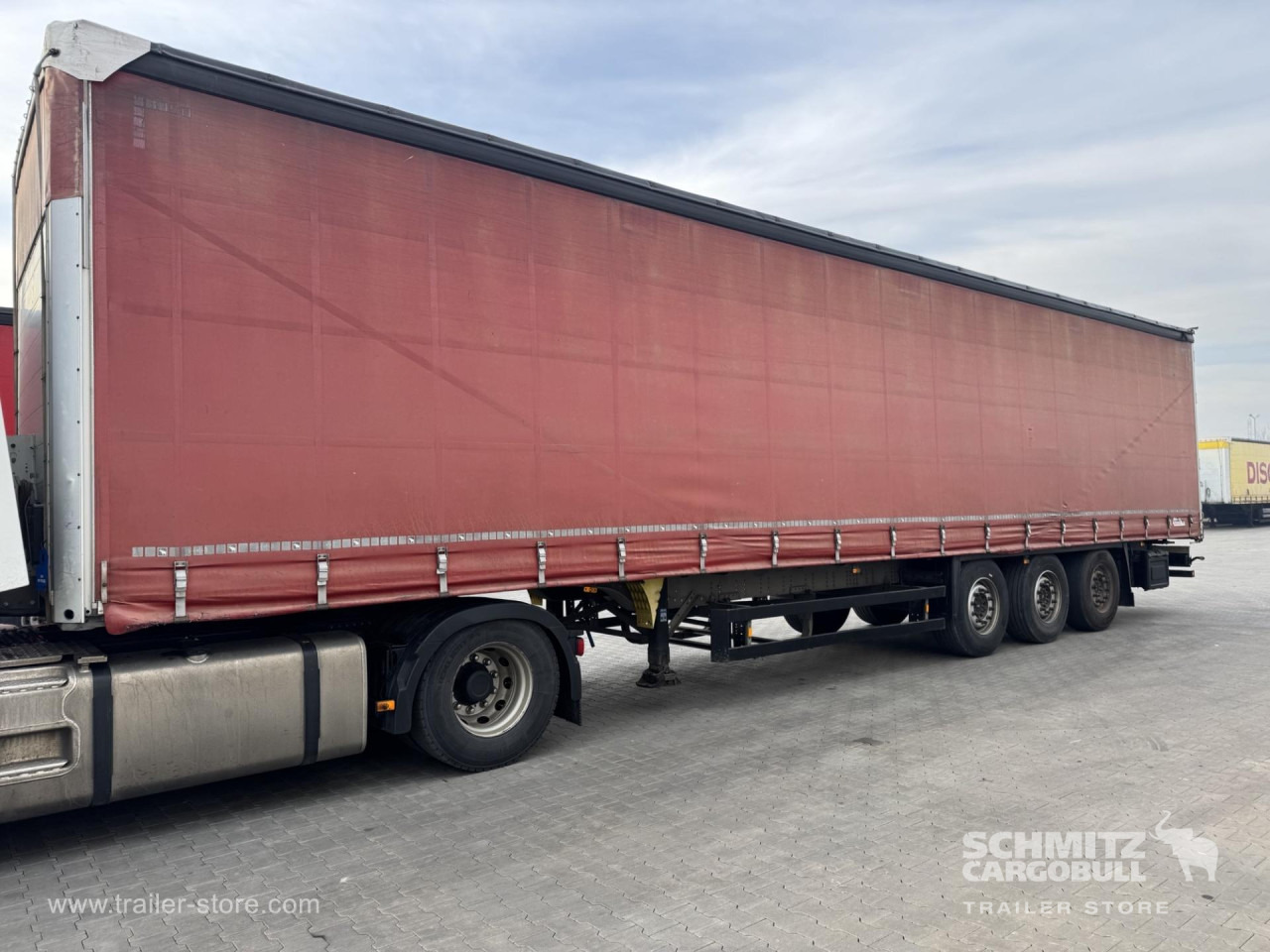 SCHMITZ Curtainsider Standard - Тентований напівпричіп: фото 4 SCHMITZ Curtainsider Standard - Тентований напівпричіп: фото 4