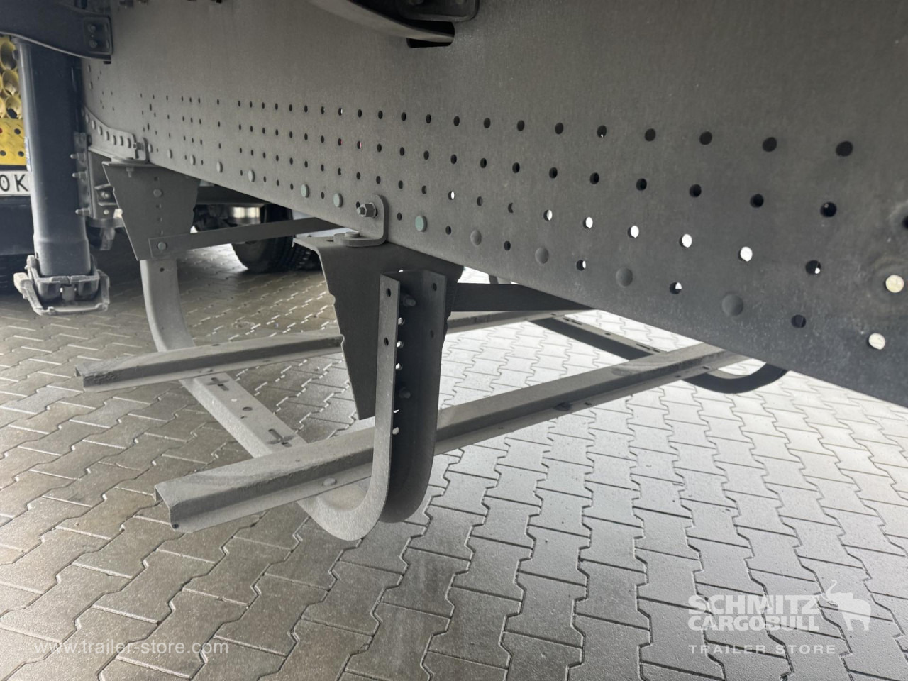 SCHMITZ Curtainsider Standard - Тентований напівпричіп: фото 2 SCHMITZ Curtainsider Standard - Тентований напівпричіп: фото 2