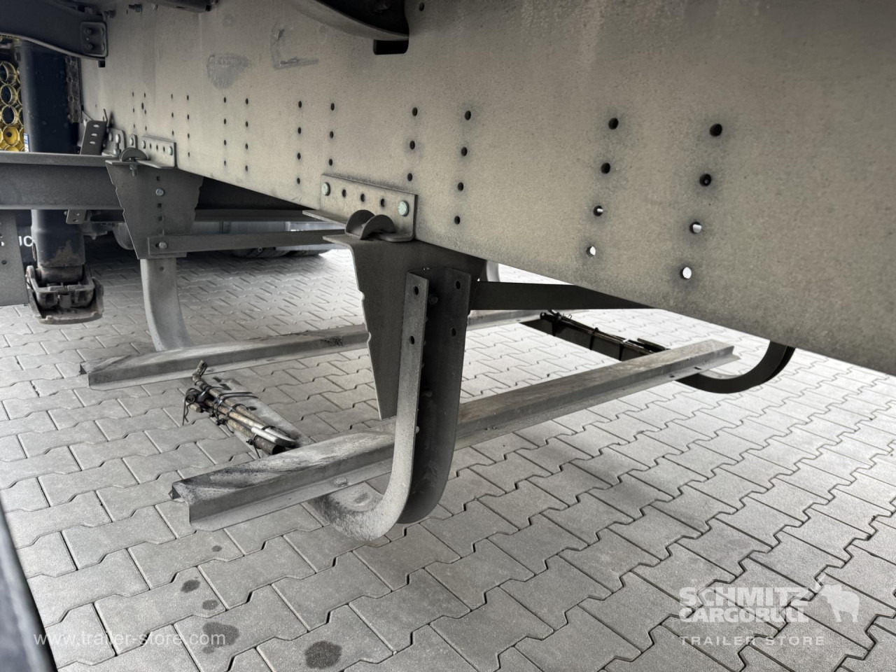 SCHMITZ Curtainsider Standard - Тентований напівпричіп: фото 2 SCHMITZ Curtainsider Standard - Тентований напівпричіп: фото 2