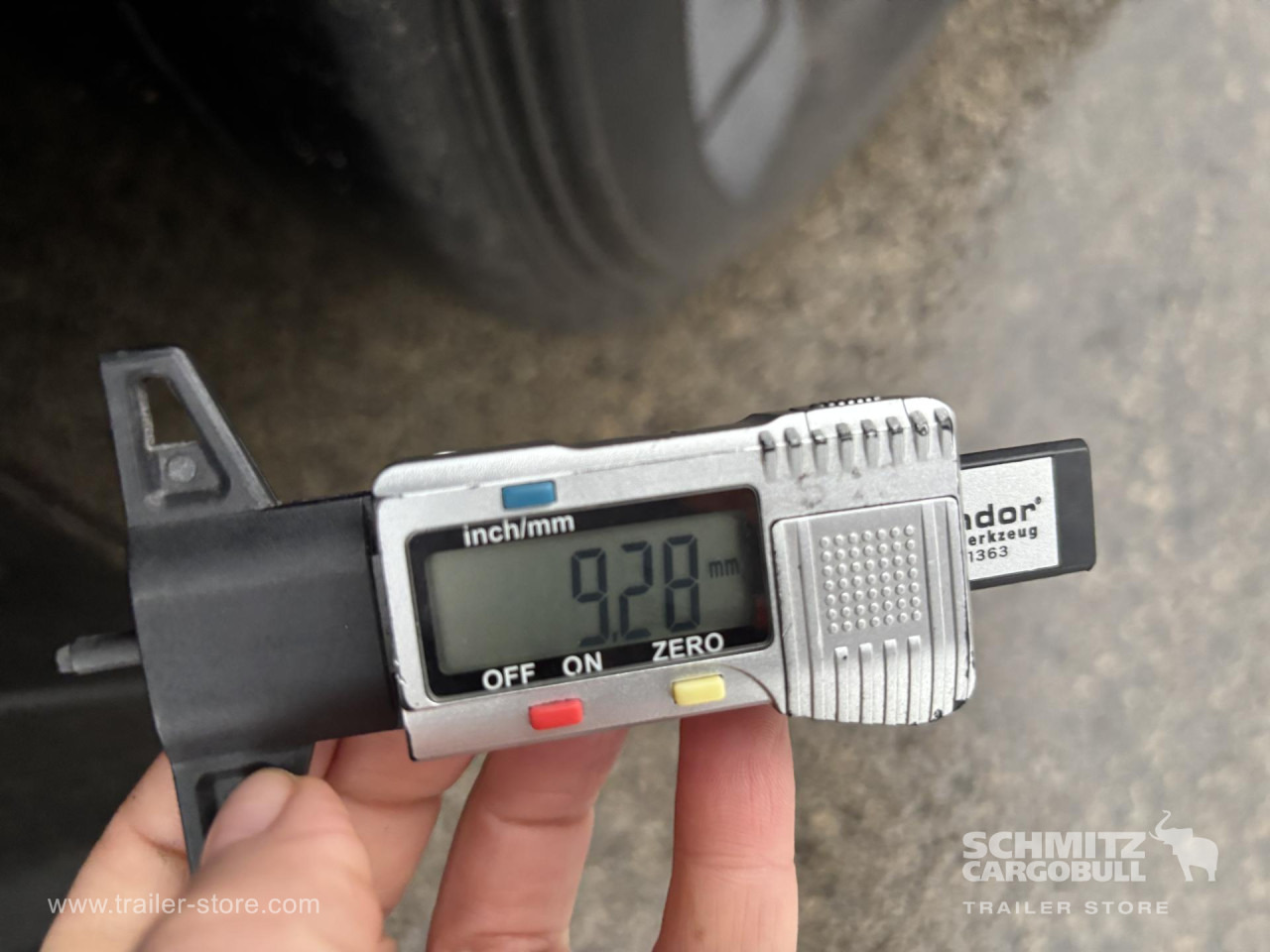 SCHMITZ Curtainsider Mega - Тентований напівпричіп: фото 3 SCHMITZ Curtainsider Mega - Тентований напівпричіп: фото 3