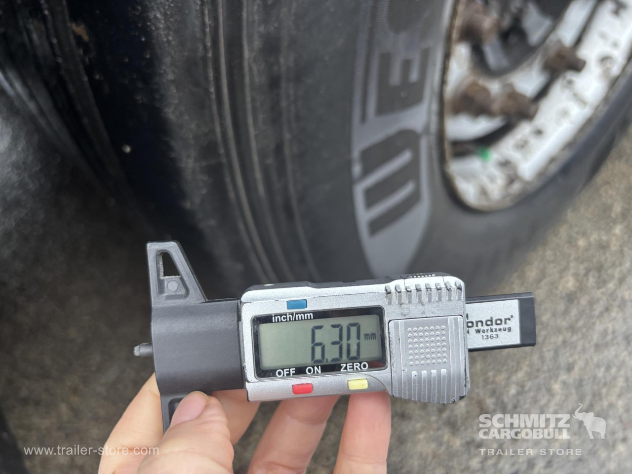 SCHMITZ Curtainsider Mega - Тентований напівпричіп: фото 3 SCHMITZ Curtainsider Mega - Тентований напівпричіп: фото 3